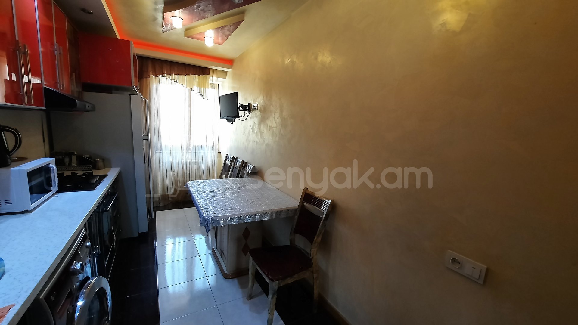 3 Սենյականոց Բնակարան, 85քմ, 3/9 հարկ, Դիզայներական Վերանորոգված