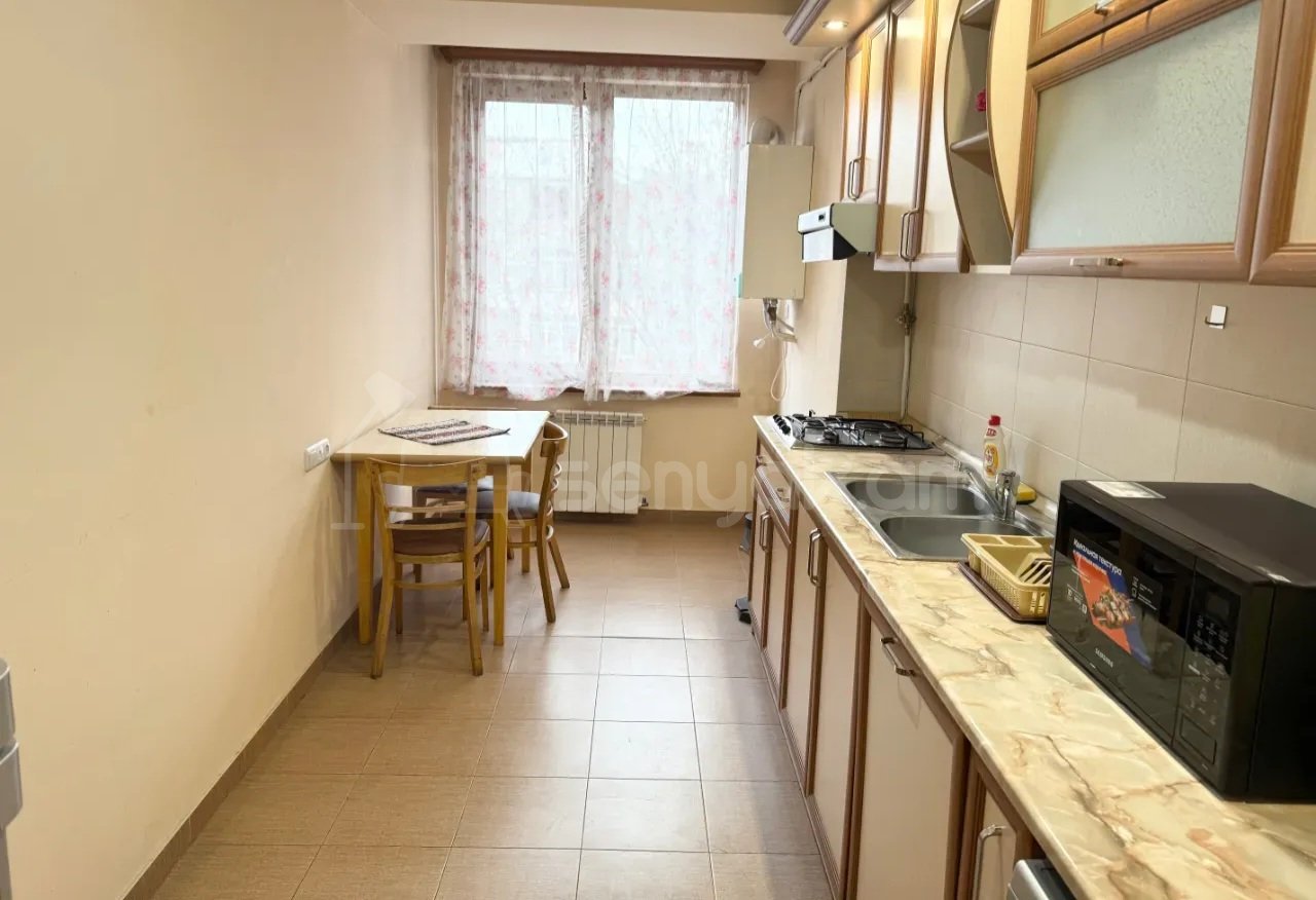 2 Սենյականոց Բնակարան Քարե Շենքում, 60քմ, 5/9 հարկ, Կապիտալ Վերանորոգված, Կահավորված