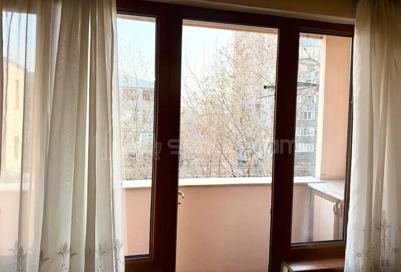 2 Սենյականոց Բնակարան Քարե Շենքում, 60քմ, 5/9 հարկ, Կապիտալ Վերանորոգված, Կահավորված