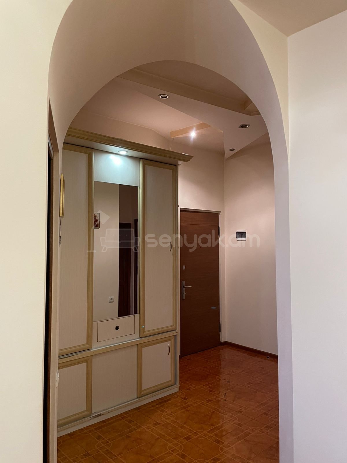 4 Սենյականոց Բնակարան, 95քմ, 10/10 հարկ, Կապիտալ Վերանորոգված