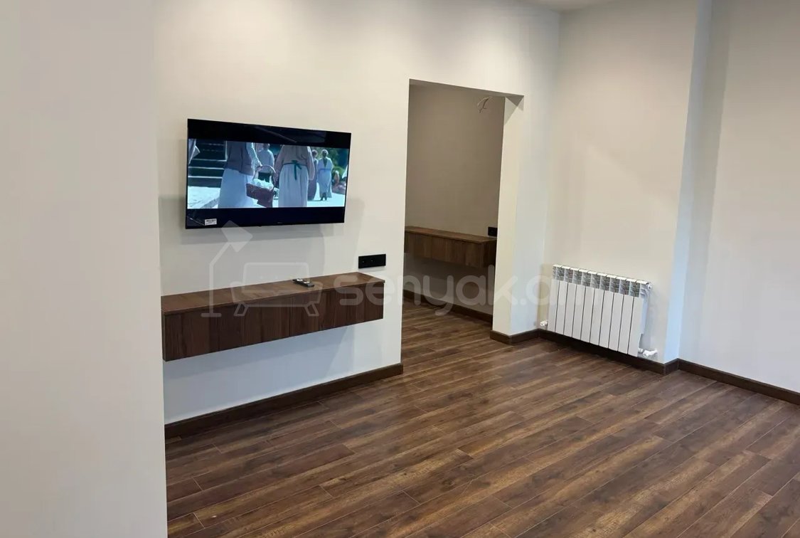 2 Սենյականոց Սեփական Տուն, 70քմ, Կապիտալ Վերանորոգված, Կահավորված, Ավտոտնակով