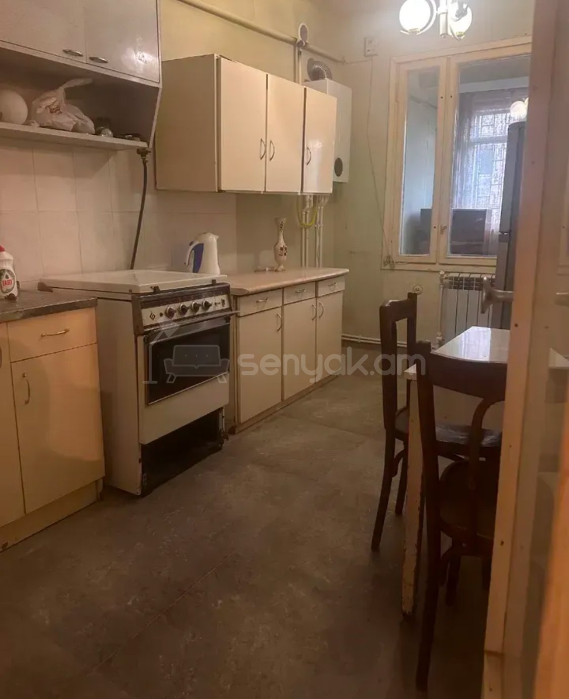 3 Սենյականոց Բնակարան Քարե Շենքում, 78քմ, 1/5 հարկ, Պետական Վիճակում, Կահավորված