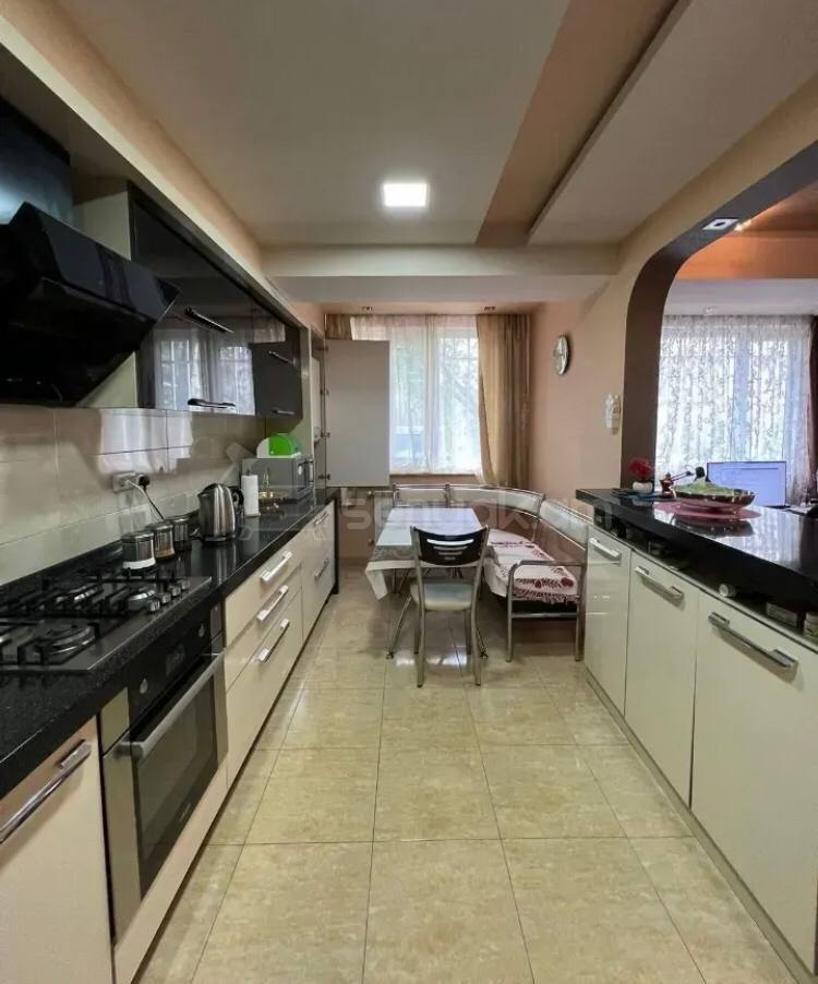3 Սենյականոց Բնակարան, 93քմ, 2/11 հարկ, Կապիտալ Վերանորոգված