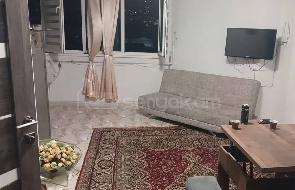 2 Սենյականոց Բնակարան Քարե Շենքում, 45քմ, 5/7 հարկ, Նորմալ Վիճակում