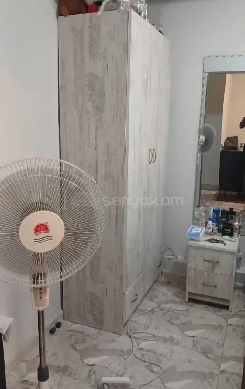 2 Սենյականոց Բնակարան Քարե Շենքում, 45քմ, 5/7 հարկ, Նորմալ Վիճակում