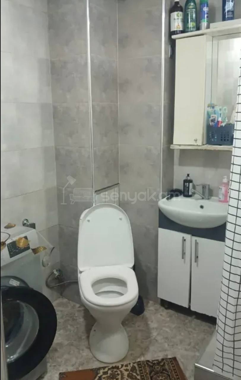 2 Սենյականոց Բնակարան Քարե Շենքում, 46քմ, 5/7 հարկ, Նորմալ Վիճակում