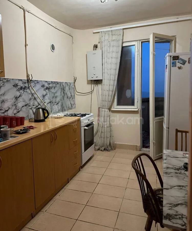 3 Սենյականոց Բնակարան, 82քմ, 13/16 հարկ, Կոսմետիկ Վերանորոգված