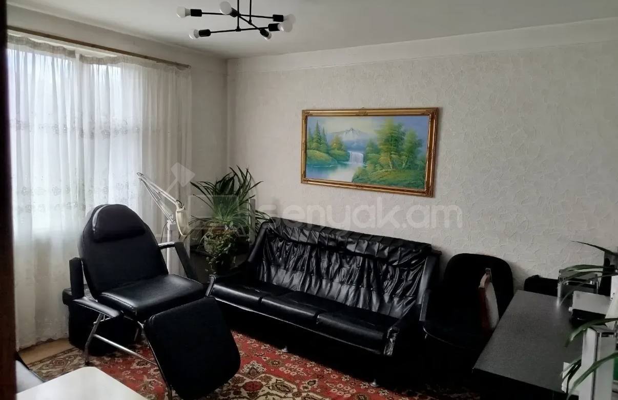 5 Սենյականոց Բնակարան Քարե Շենքում, 90քմ, 3/4 հարկ, Կոսմետիկ Վերանորոգված