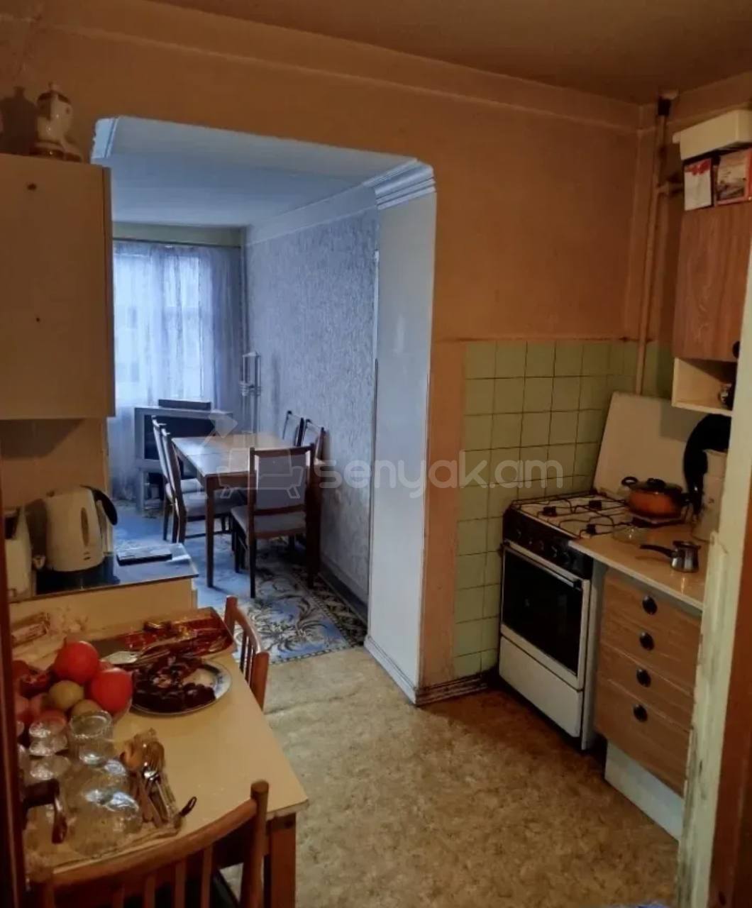 5 Սենյականոց Բնակարան Քարե Շենքում, 90քմ, 3/4 հարկ, Կոսմետիկ Վերանորոգված