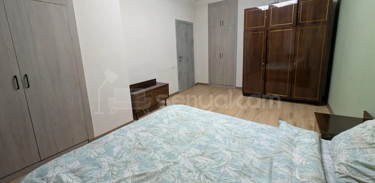2 Սենյականոց Բնակարան Քարե Շենքում, 70քմ, 3/4 հարկ, Նորմալ Վիճակում