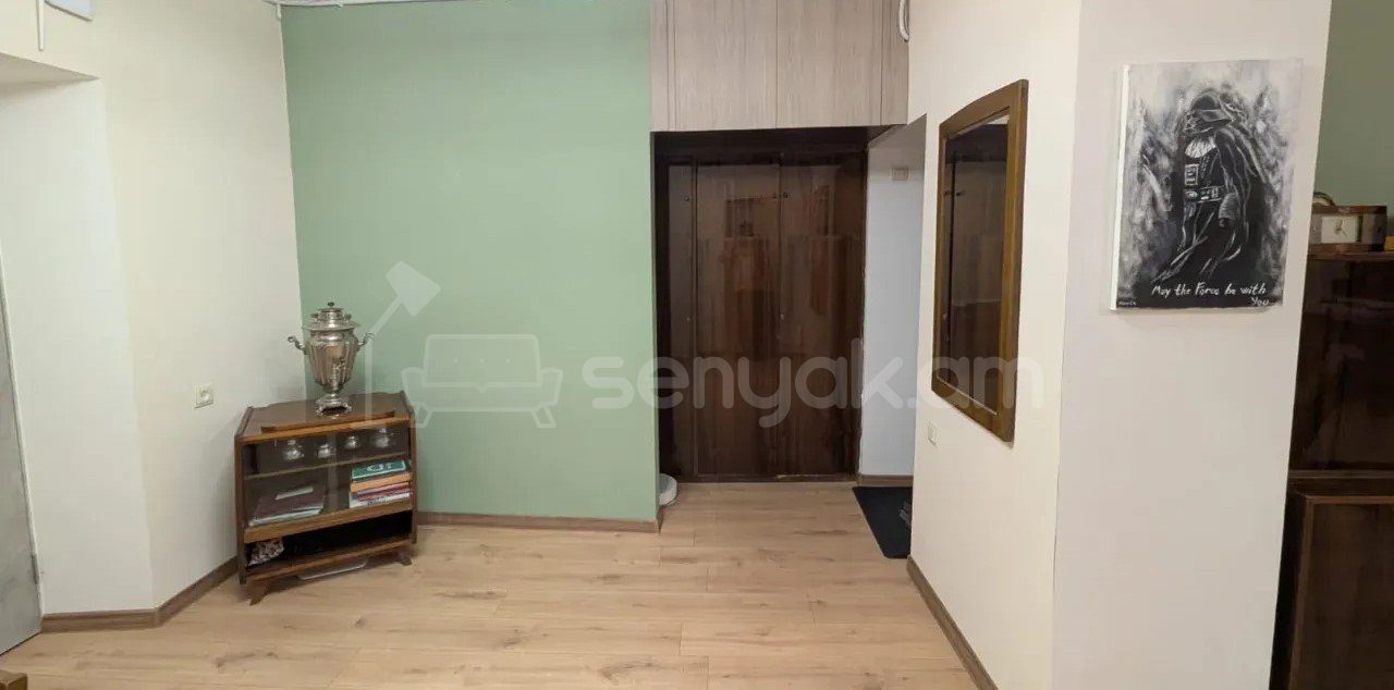 2 Սենյականոց Բնակարան Քարե Շենքում, 70քմ, 3/4 հարկ, Նորմալ Վիճակում