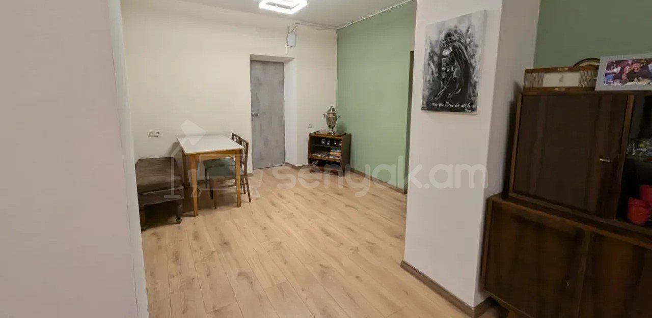 2 Սենյականոց Բնակարան Քարե Շենքում, 70քմ, 3/4 հարկ, Նորմալ Վիճակում