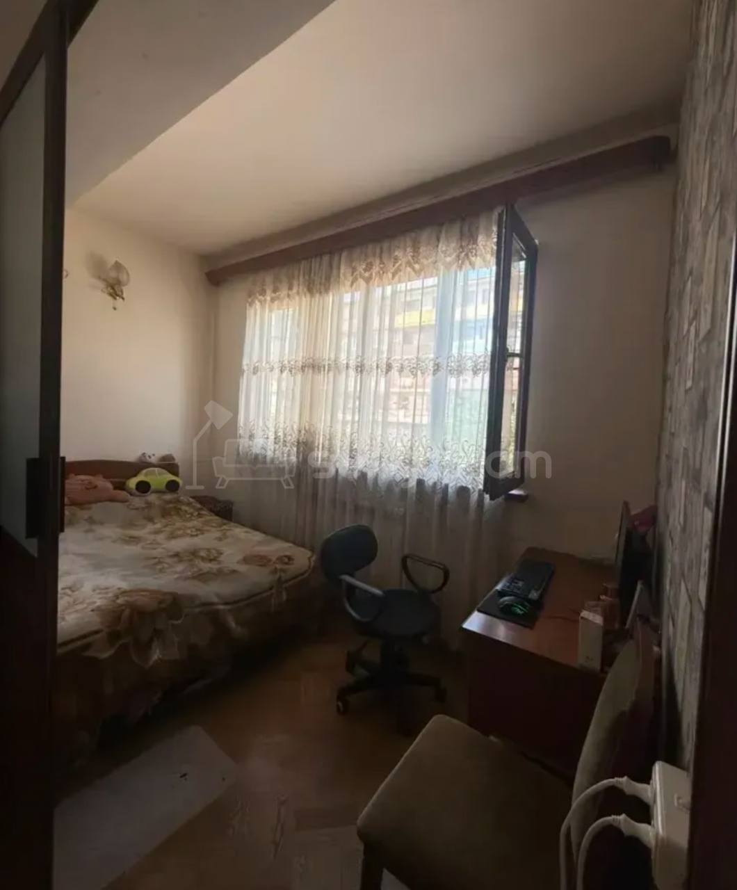 3 Սենյականոց Բնակարան Քարե Շենքում, 75քմ, 3/5 հարկ, Կոսմետիկ Վերանորոգված