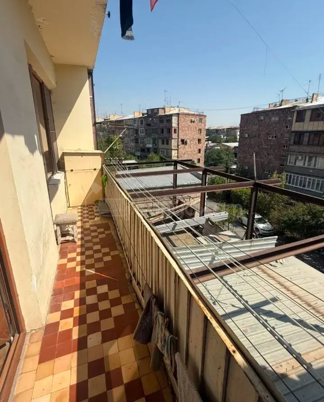 3 Սենյականոց Բնակարան Քարե Շենքում, 75քմ, 3/5 հարկ, Կոսմետիկ Վերանորոգված