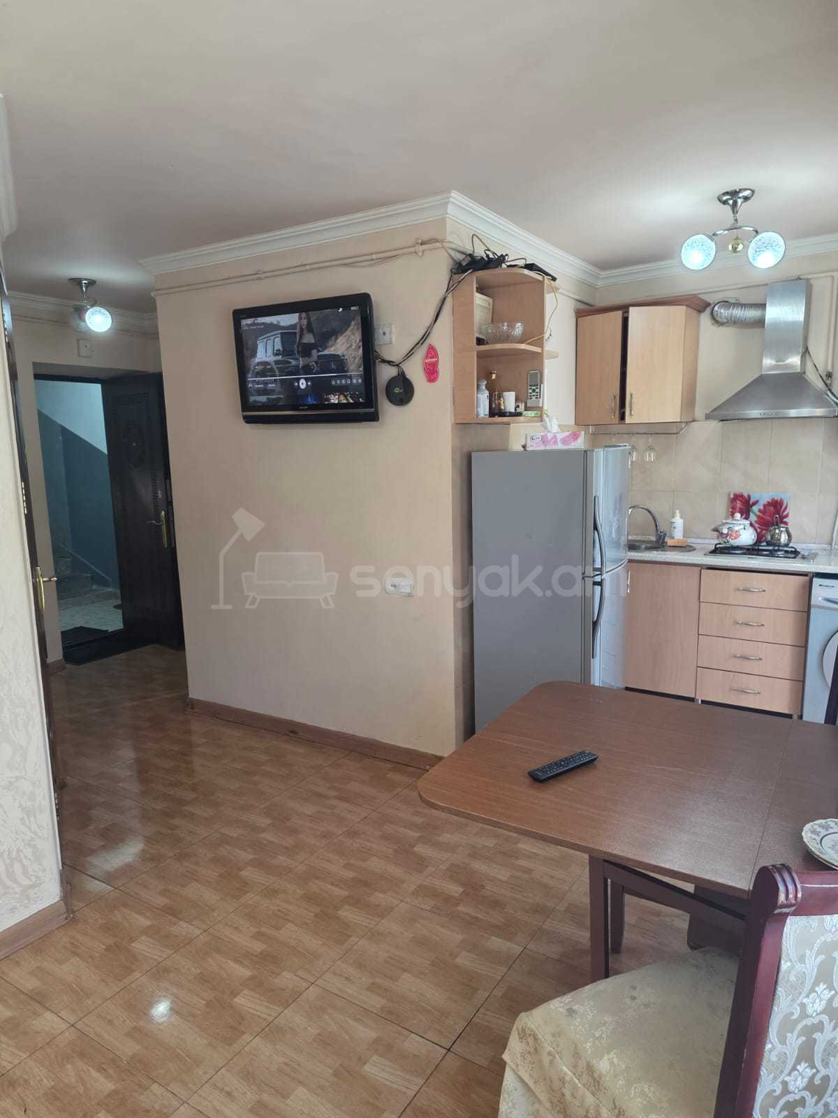 2 Սենյականոց Բնակարան, 50քմ, 3/5 հարկ, Կապիտալ Վերանորոգված
