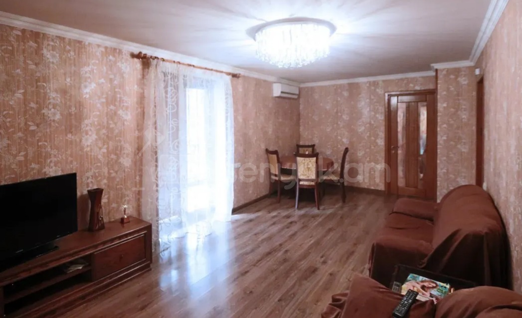 2 Սենյականոց Բնակարան Քարե Շենքում, 85քմ, 3/5 հարկ, Կապիտալ Վերանորոգված