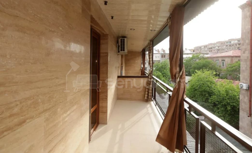 2 Սենյականոց Բնակարան Քարե Շենքում, 85քմ, 3/5 հարկ, Կապիտալ Վերանորոգված