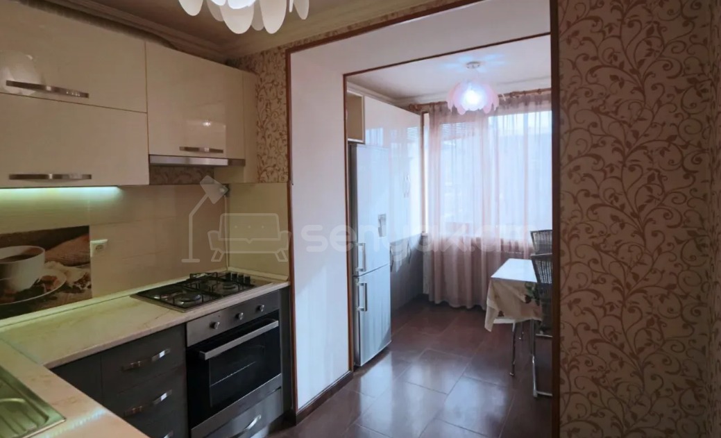 2 Սենյականոց Բնակարան Քարե Շենքում, 85քմ, 3/5 հարկ, Կապիտալ Վերանորոգված