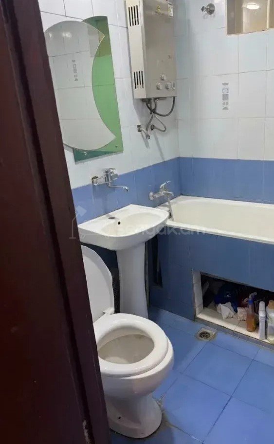 2 Սենյականոց Բնակարան Քարե Շենքում, 52քմ, 4/4 հարկ, Նորմալ Վիճակում