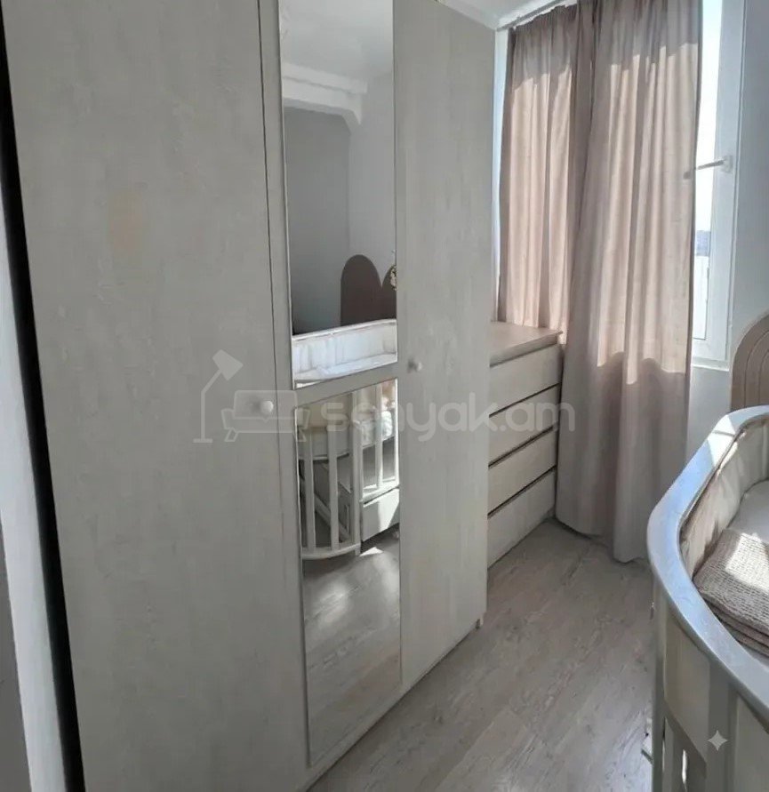 2 Սենյականոց Բնակարան Քարե Շենքում, 52քմ, 4/4 հարկ, Նորմալ Վիճակում