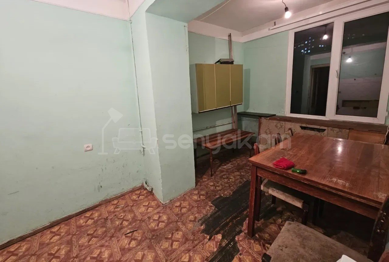2 Սենյականոց Բնակարան Քարե Շենքում, 54քմ, 4/4 հարկ, Պետական Վիճակում