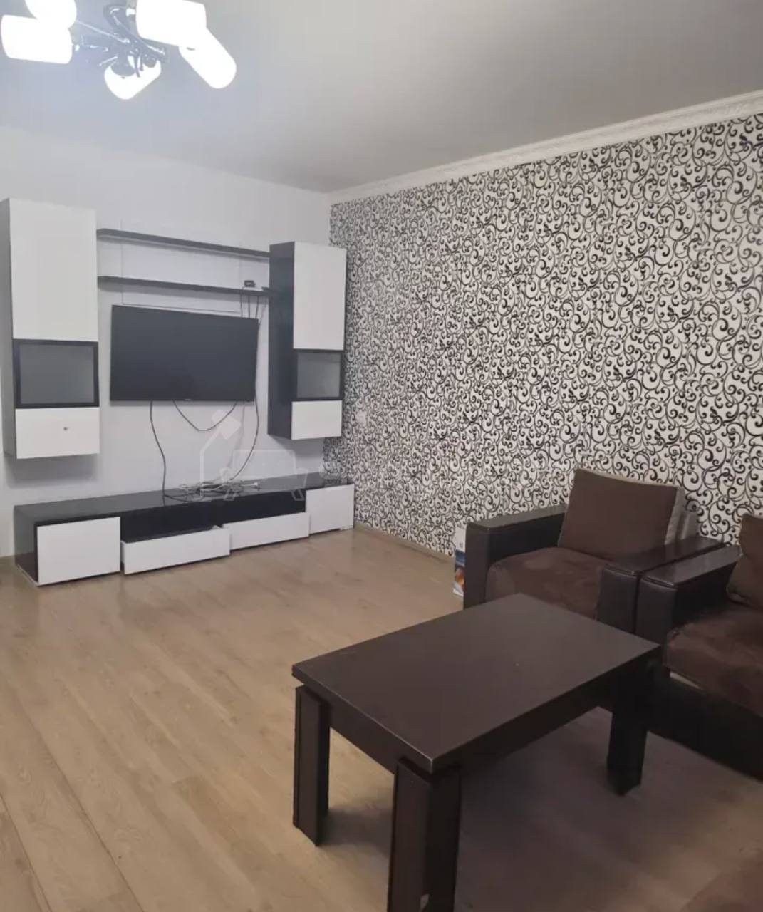 3 Սենյականոց Բնակարան Քարե Շենքում, 91քմ, 2/4 հարկ, Կապիտալ Վերանորոգված