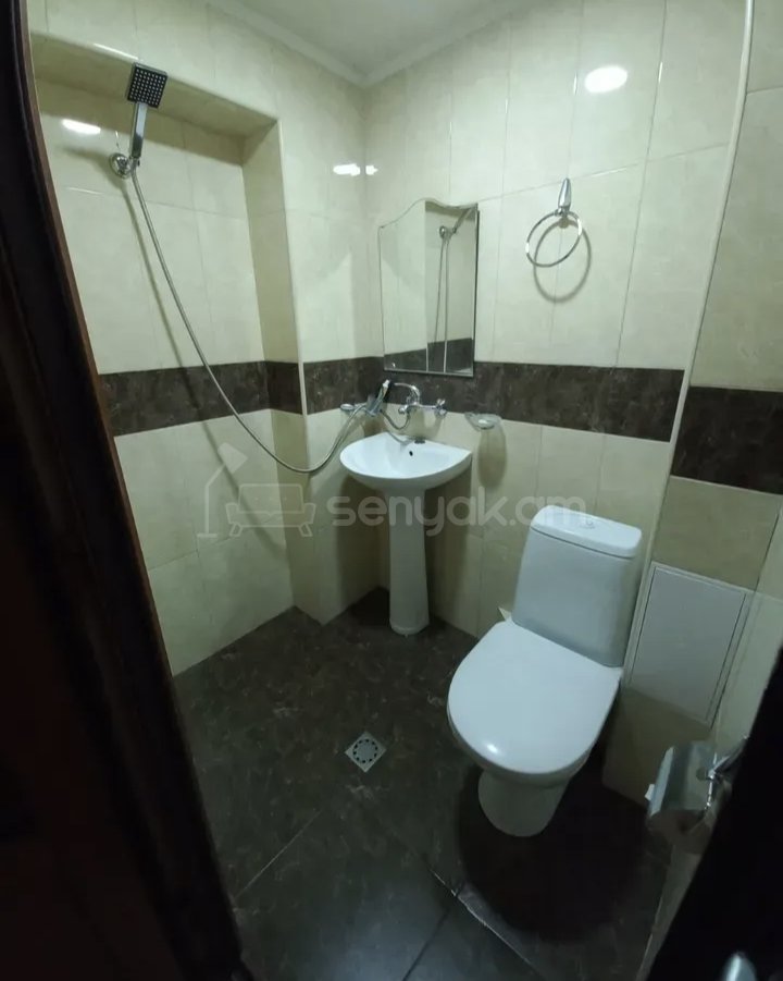 2 Սենյականոց Բնակարան Քարե Շենքում, 32քմ, 2/4 հարկ, Նորմալ Վիճակում