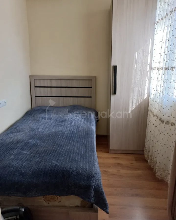 2 Սենյականոց Բնակարան Քարե Շենքում, 32քմ, 2/4 հարկ, Նորմալ Վիճակում