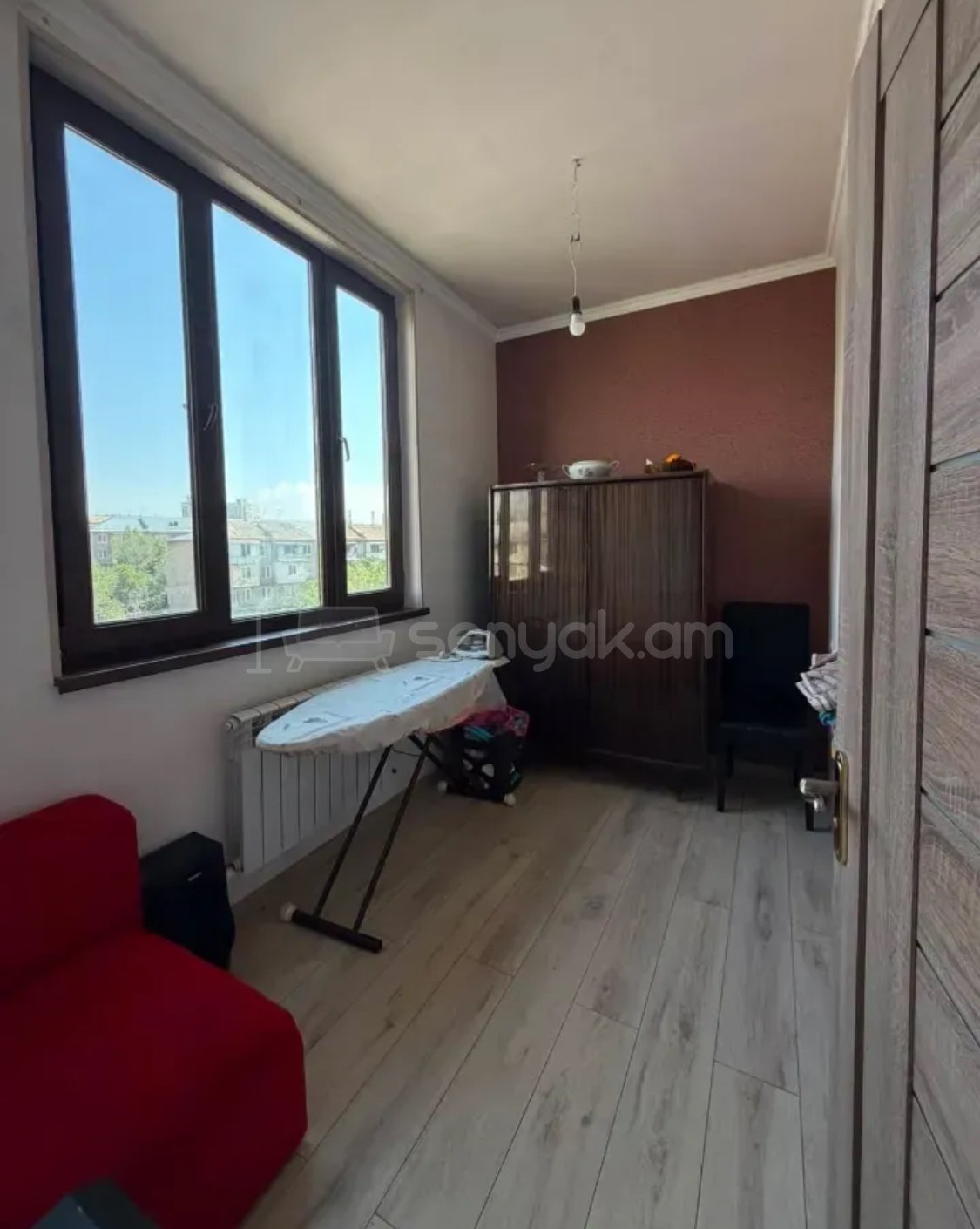 4 Սենյականոց Բնակարան Քարե Շենքում, 78քմ, 5/5 հարկ, Կապիտալ Վերանորոգված