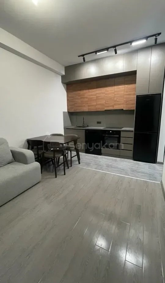 3 Սենյականոց Բնակարան Քարե Շենքում, 65քմ, 5/8 հարկ, Կապիտալ Վերանորոգված, Կահավորված
