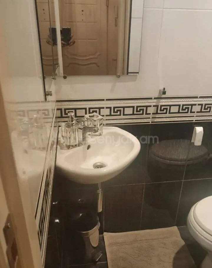 3 Սենյականոց Բնակարան Քարե Շենքում, 95քմ, 9/9 հարկ, Կապիտալ Վերանորոգված, Կահավորված