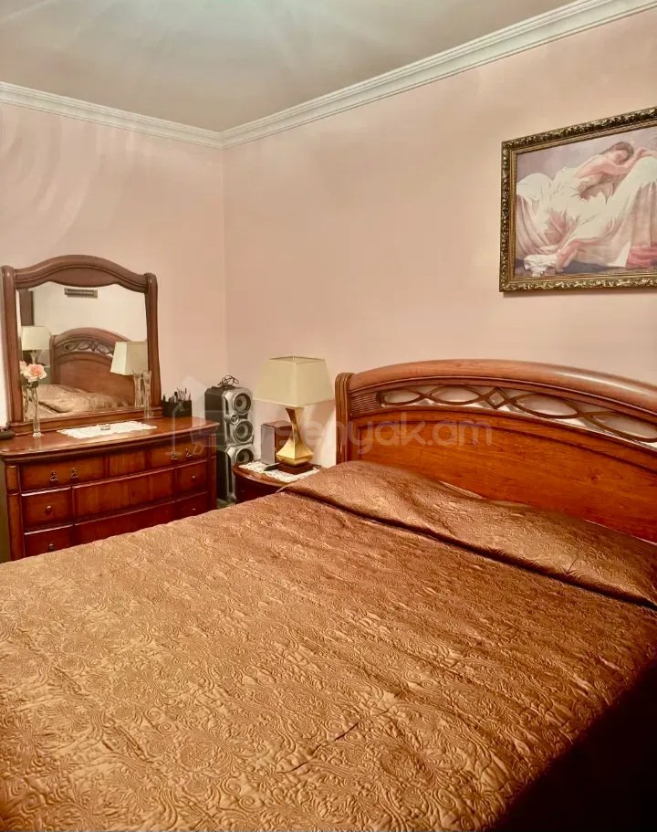 3 Սենյականոց Բնակարան Քարե Շենքում, 95քմ, 9/9 հարկ, Կապիտալ Վերանորոգված, Կահավորված