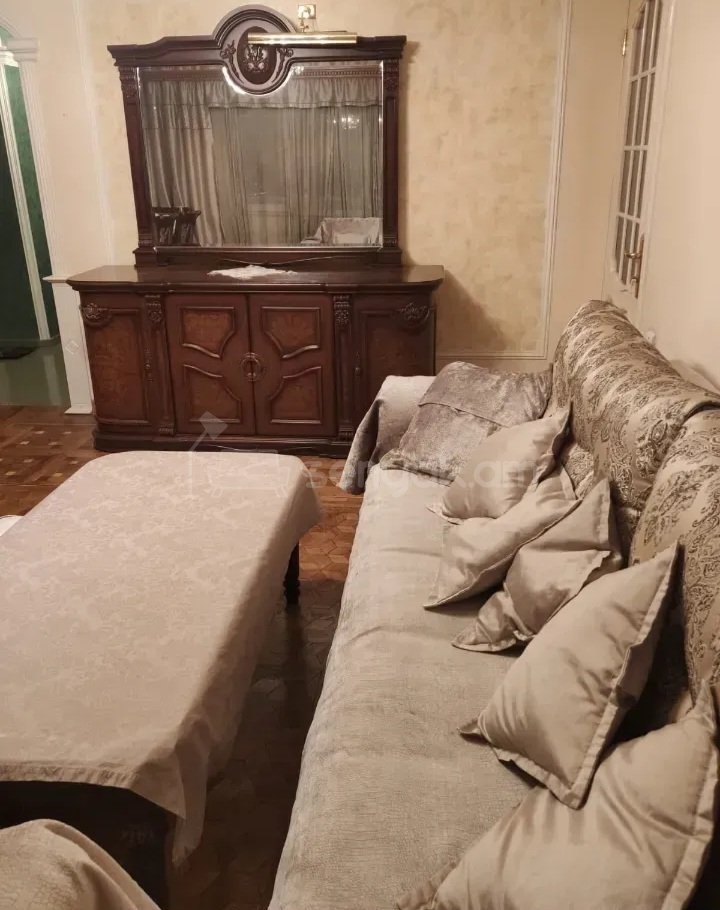 3 Սենյականոց Բնակարան Քարե Շենքում, 95քմ, 9/9 հարկ, Կապիտալ Վերանորոգված, Կահավորված