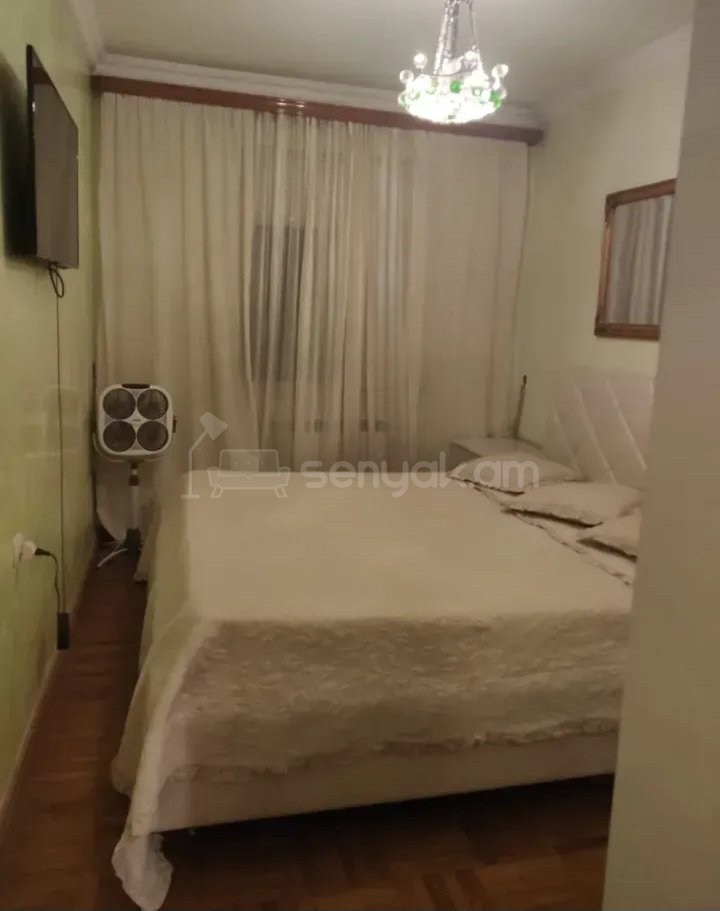 3 Սենյականոց Բնակարան Քարե Շենքում, 95քմ, 9/9 հարկ, Կապիտալ Վերանորոգված, Կահավորված
