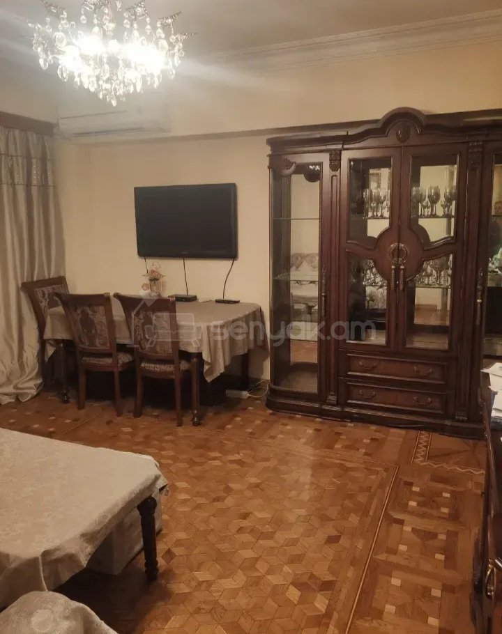 3 Սենյականոց Բնակարան Քարե Շենքում, 95քմ, 9/9 հարկ, Կապիտալ Վերանորոգված, Կահավորված