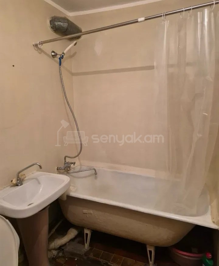 1 Սենյականոց Բնակարան, 30քմ, 1/4 հարկ, Պետական Վիճակում