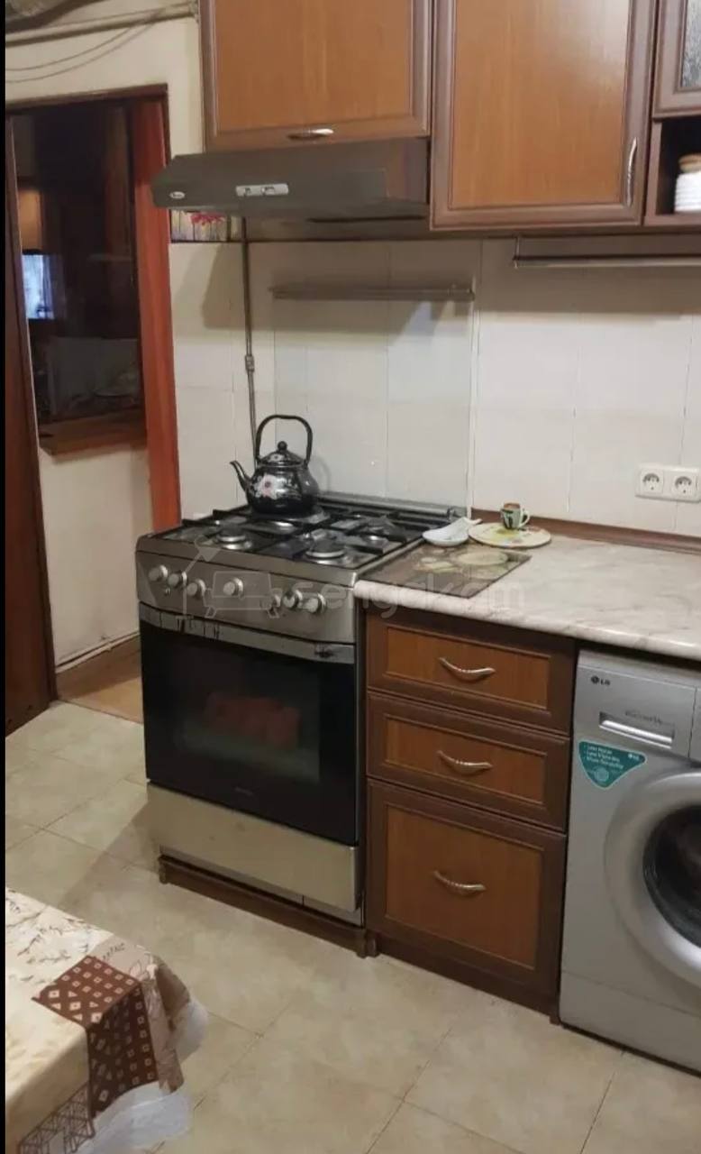 3 Սենյականոց Բնակարան Քարե Շենքում, 92քմ, 1/3 հարկ, Կապիտալ Վերանորոգված