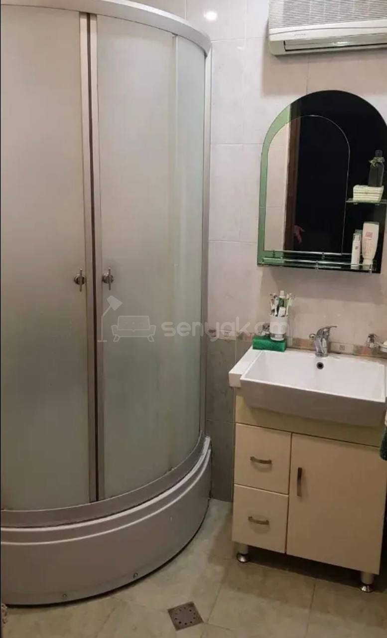 3 Սենյականոց Բնակարան Քարե Շենքում, 92քմ, 1/3 հարկ, Կապիտալ Վերանորոգված