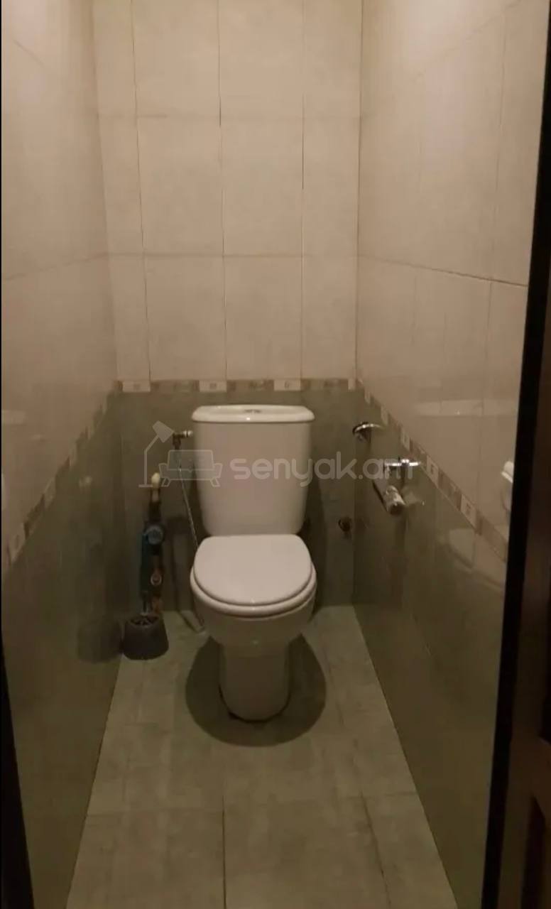 3 Սենյականոց Բնակարան Քարե Շենքում, 92քմ, 1/3 հարկ, Կապիտալ Վերանորոգված