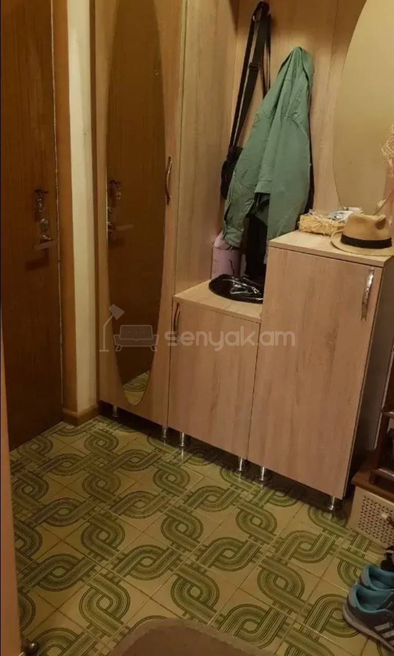 3 Սենյականոց Բնակարան Քարե Շենքում, 92քմ, 1/3 հարկ, Կապիտալ Վերանորոգված