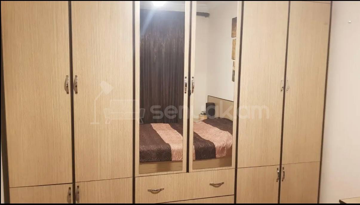 3 Սենյականոց Բնակարան Քարե Շենքում, 92քմ, 1/3 հարկ, Կապիտալ Վերանորոգված