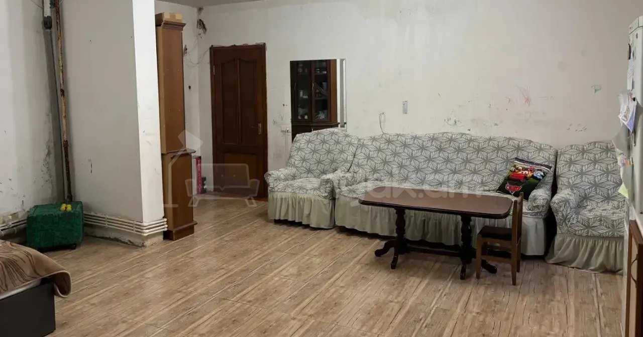 3 Սենյականոց Բնակարան, 76քմ, 1/10 հարկ, Պետական Վիճակում