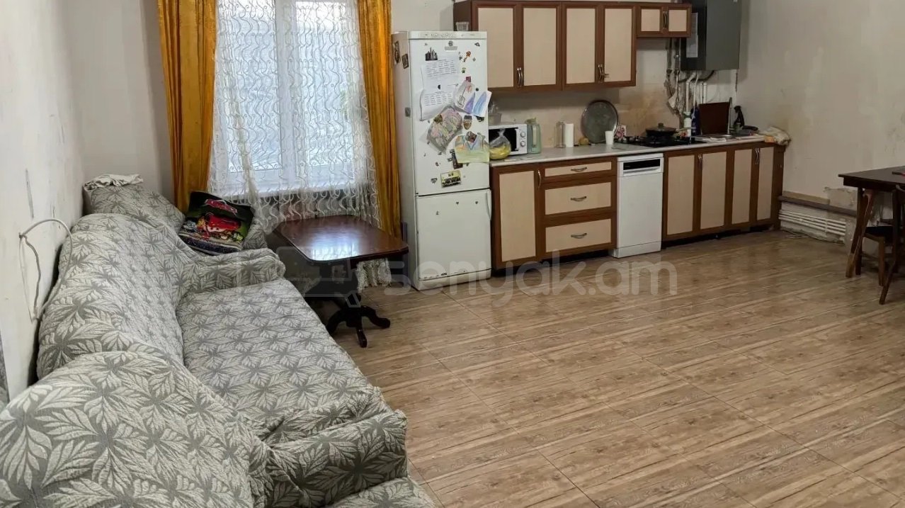 3 Սենյականոց Բնակարան, 76քմ, 1/10 հարկ, Պետական Վիճակում