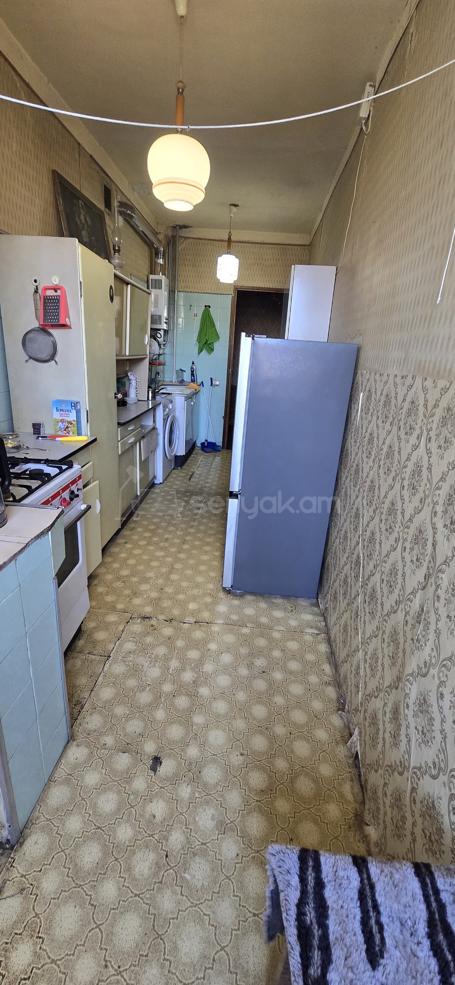 3 Սենյականոց Բնակարան Քարե Շենքում, 99քմ, 4/5 հարկ, Նորմալ Վիճակում, Կահավորված, Արևկող