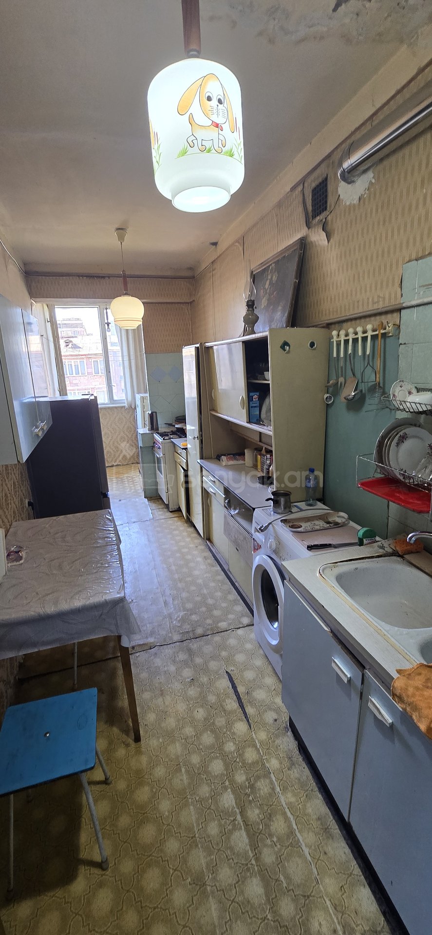 3 Սենյականոց Բնակարան Քարե Շենքում, 99քմ, 4/5 հարկ, Նորմալ Վիճակում, Կահավորված, Արևկող
