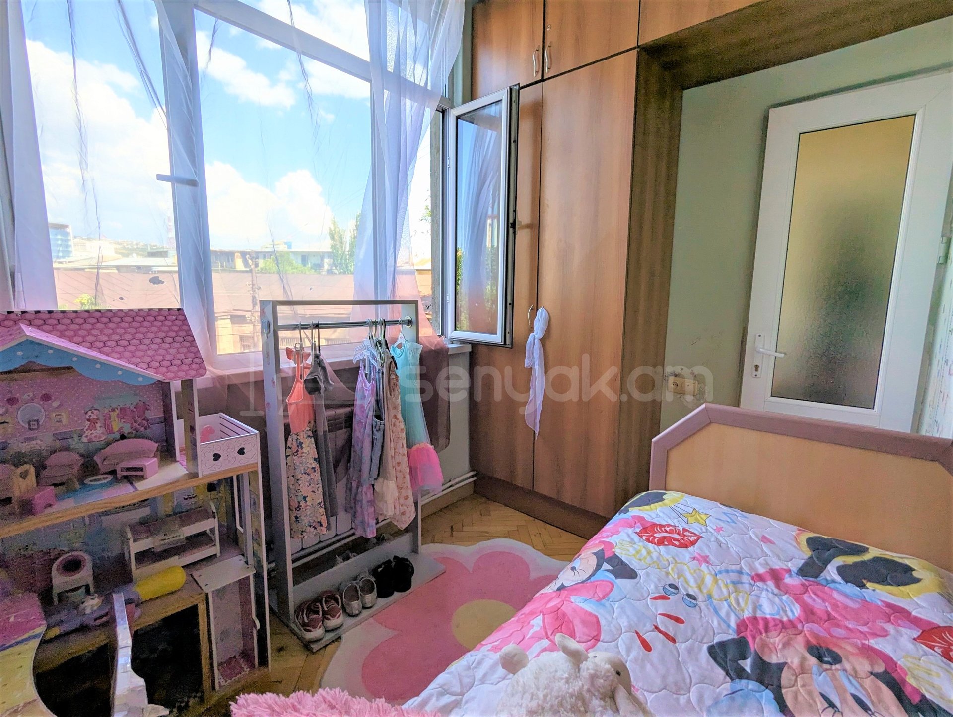 2 Սենյականոց Բնակարան Քարե Շենքում, 73քմ, 3/5 հարկ, Նորմալ Վիճակում