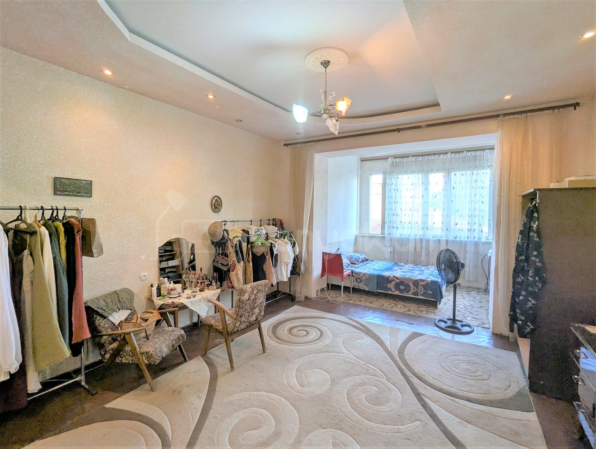 5 Սենյականոց Բնակարան Քարե Շենքում, 133քմ, 2/4 հարկ, Պետական Վիճակում