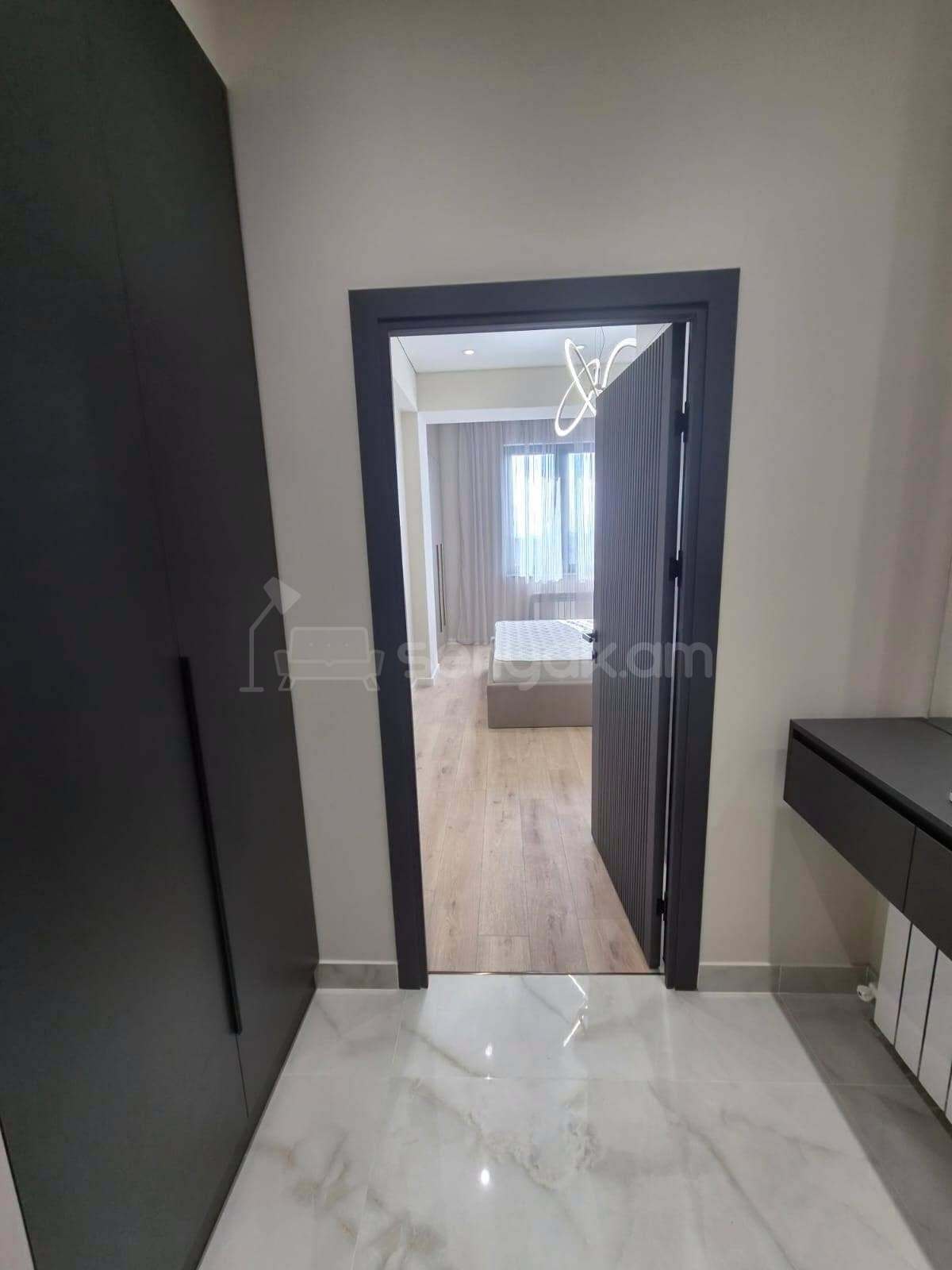 3 Սենյականոց Բնակարան Նորակառույցում, 80քմ, 14/14 հարկ, Կապիտալ Վերանորոգված, Կահավորված
