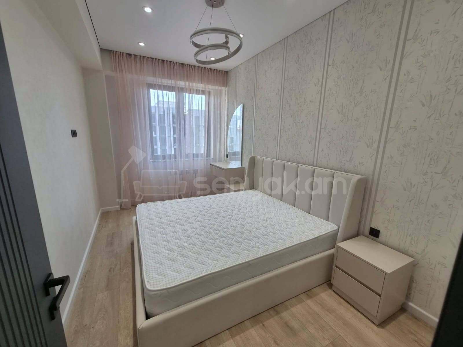 3 Սենյականոց Բնակարան Նորակառույցում, 80քմ, 14/14 հարկ, Կապիտալ Վերանորոգված, Կահավորված