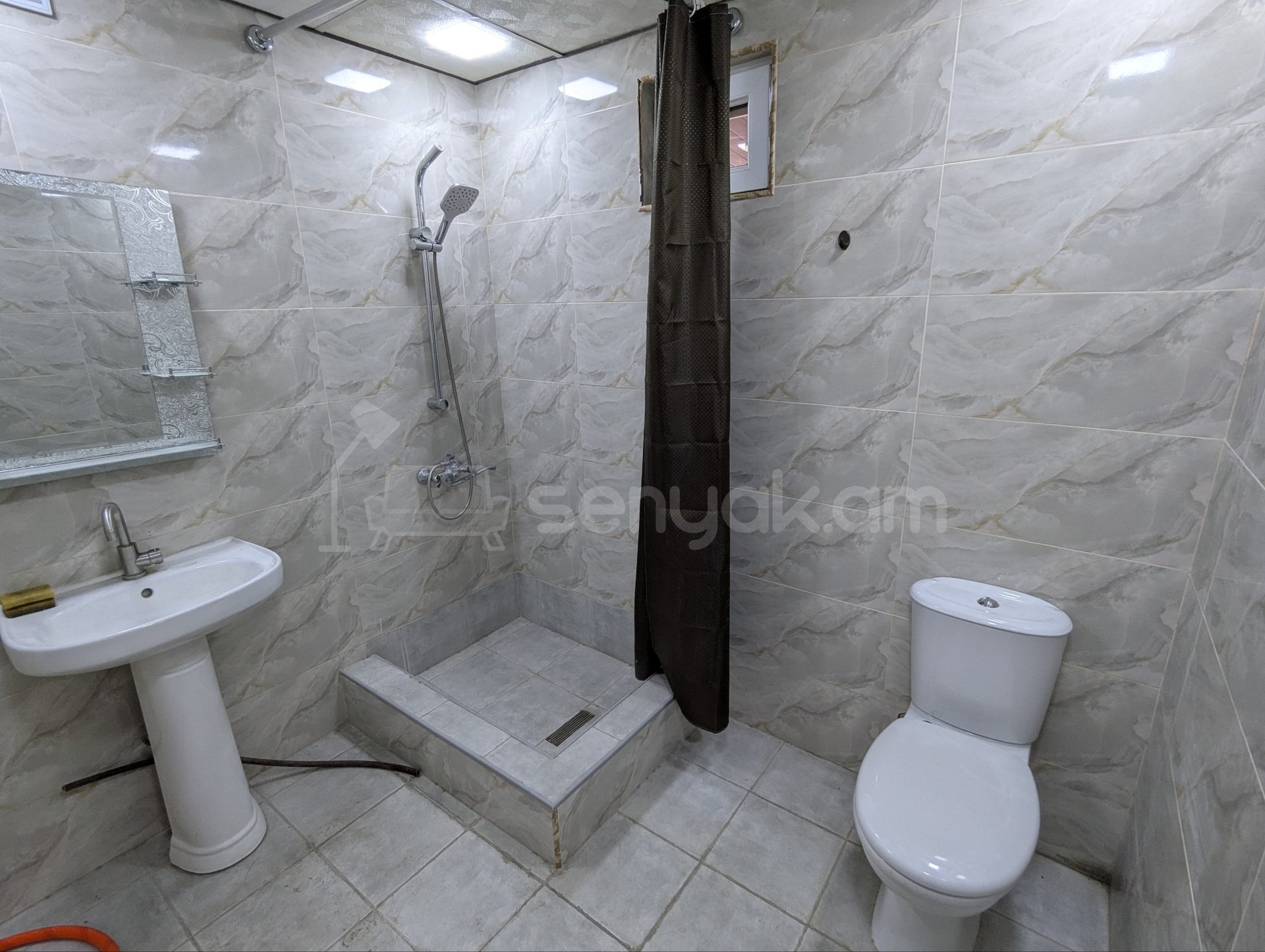 7 Սենյականոց Սեփական Տուն, 198քմ, Նորմալ Վիճակում